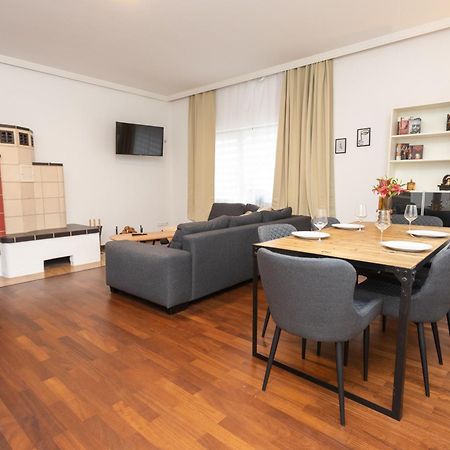 Stadthaus Mit 2 Schlafzimmern & Wohnzimmer Mit Kamin - Kostenloser Privat-Parkplatz Auf Dem Grundstueck Leipzig Ngoại thất bức ảnh