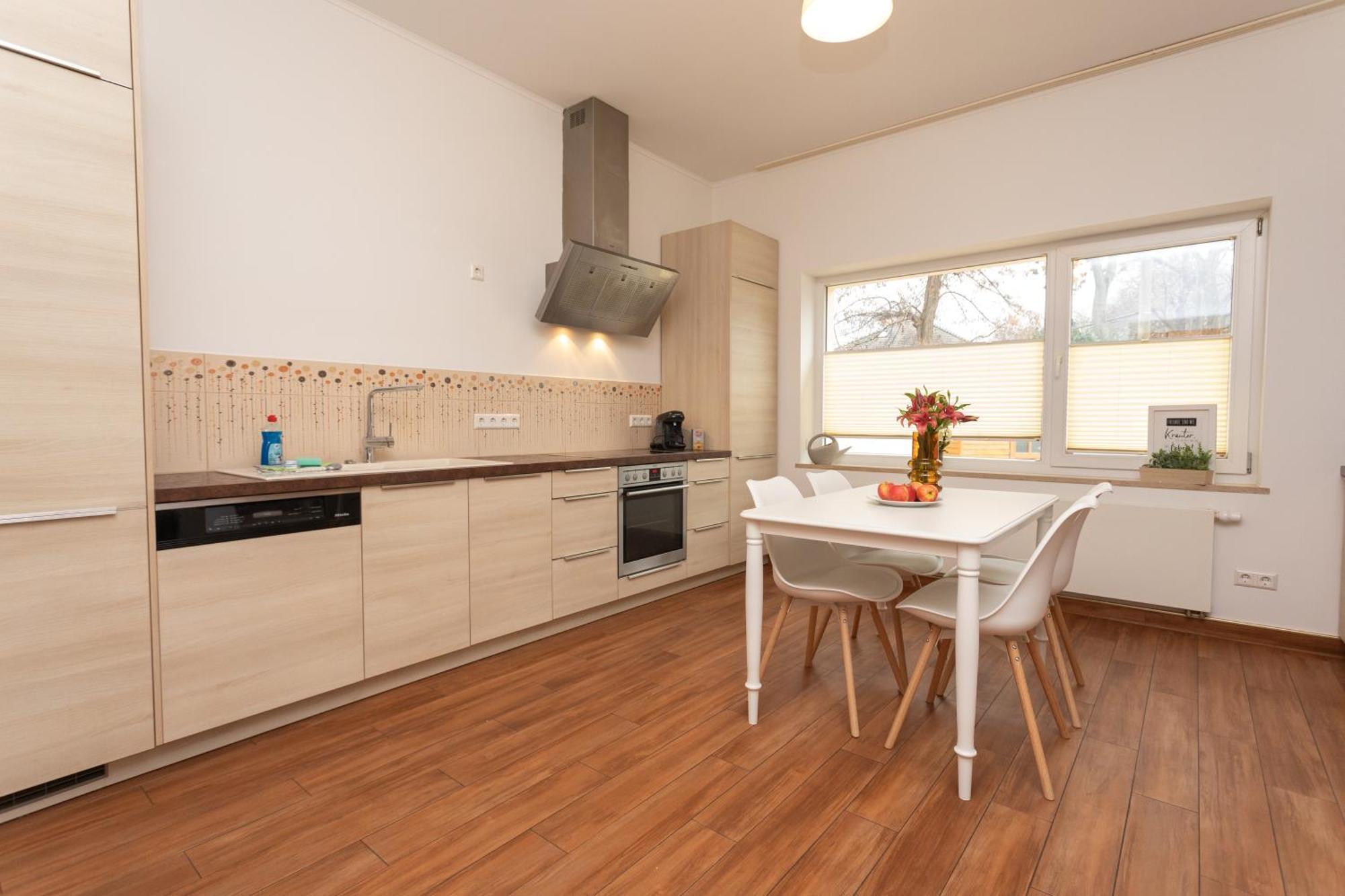 Stadthaus Mit 2 Schlafzimmern & Wohnzimmer Mit Kamin - Kostenloser Privat-Parkplatz Auf Dem Grundstueck Leipzig Ngoại thất bức ảnh