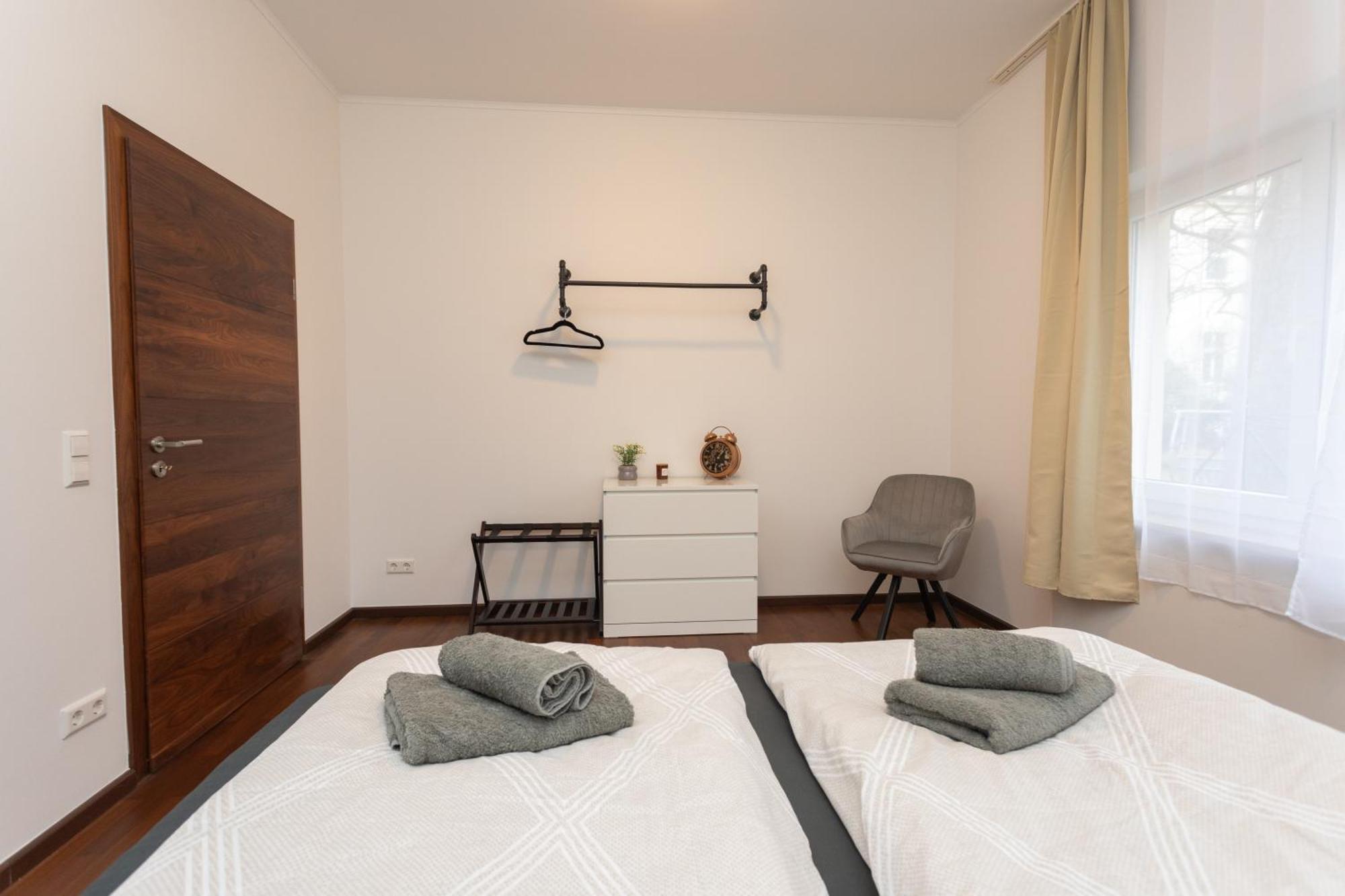 Stadthaus Mit 2 Schlafzimmern & Wohnzimmer Mit Kamin - Kostenloser Privat-Parkplatz Auf Dem Grundstueck Leipzig Ngoại thất bức ảnh