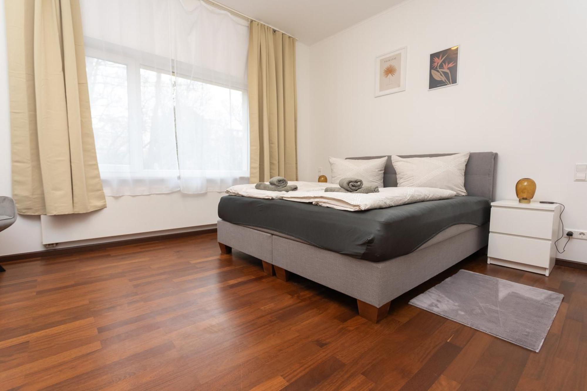 Stadthaus Mit 2 Schlafzimmern & Wohnzimmer Mit Kamin - Kostenloser Privat-Parkplatz Auf Dem Grundstueck Leipzig Ngoại thất bức ảnh