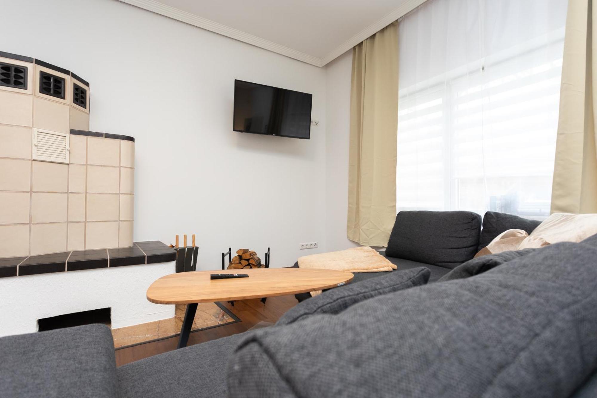 Stadthaus Mit 2 Schlafzimmern & Wohnzimmer Mit Kamin - Kostenloser Privat-Parkplatz Auf Dem Grundstueck Leipzig Ngoại thất bức ảnh